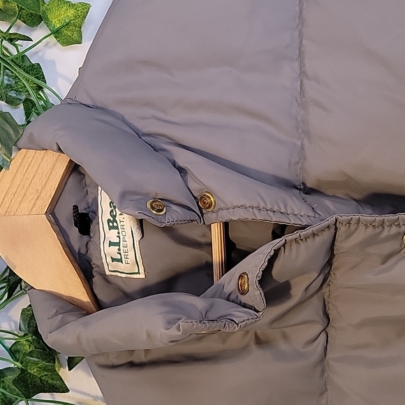 L.L. Bean. Puffer Vest. Goose Down. Size Large. - Picture 2 of 7